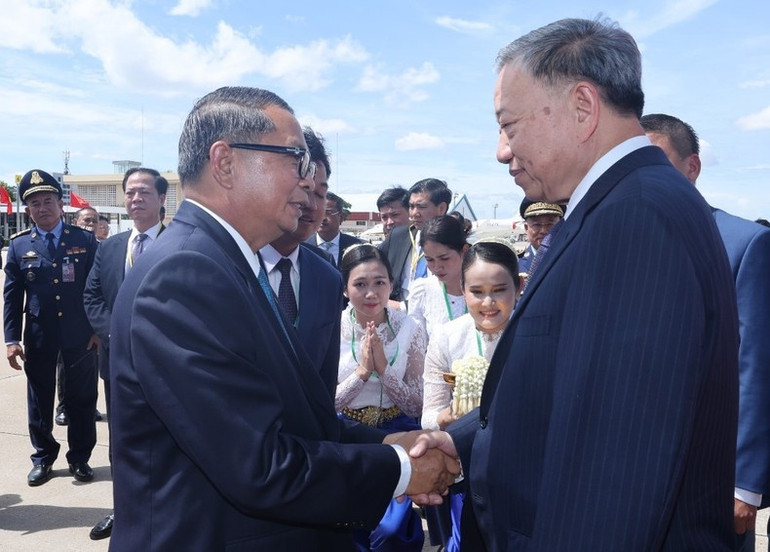 Chủ tịch nước Tô Lâm đến sân bay quốc tế Phnom Penh. Ảnh: Nhan Sáng/TTXVN. Chủ tịch nước Tô Lâm đến sân bay quốc tế Phnom Penh. Ảnh: Nhan Sáng/TTXVN.