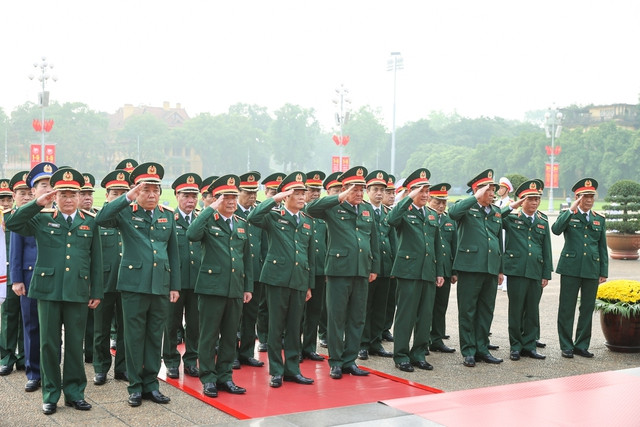 Đoàn đại biểu Quân ủy Trung ương - Bộ Quốc phòng vào Lăng viếng Chủ tịch Hồ Chí Minh- Ảnh: VGP/Nhật Bắc Đoàn đại biểu Quân ủy Trung ương - Bộ Quốc phòng vào Lăng viếng Chủ tịch Hồ Chí Minh- Ảnh: VGP/Nhật Bắc