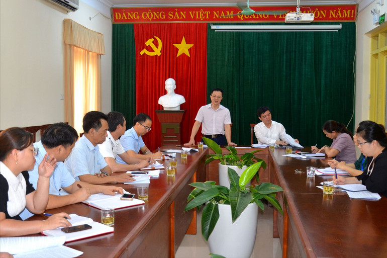 Ông Nguyễn Văn Long, Cục trưởng Cục Thú y làm việc với Sở NN&PTNT Bắc Kạn về công tác phòng, chống dịch tả lợn châu Phi. chog 1.jpg