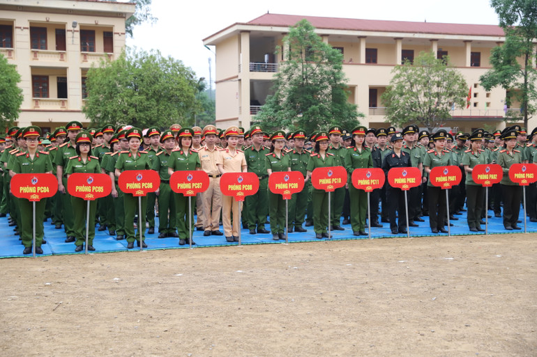 Cán bộ, chiến sĩ Công an tỉnh Bắc Kạn tại Hội thi Điều lệnh, quân sự, võ thuật và các môn thể thao ứng dụng nghiệp vụ CAND năm 2023.