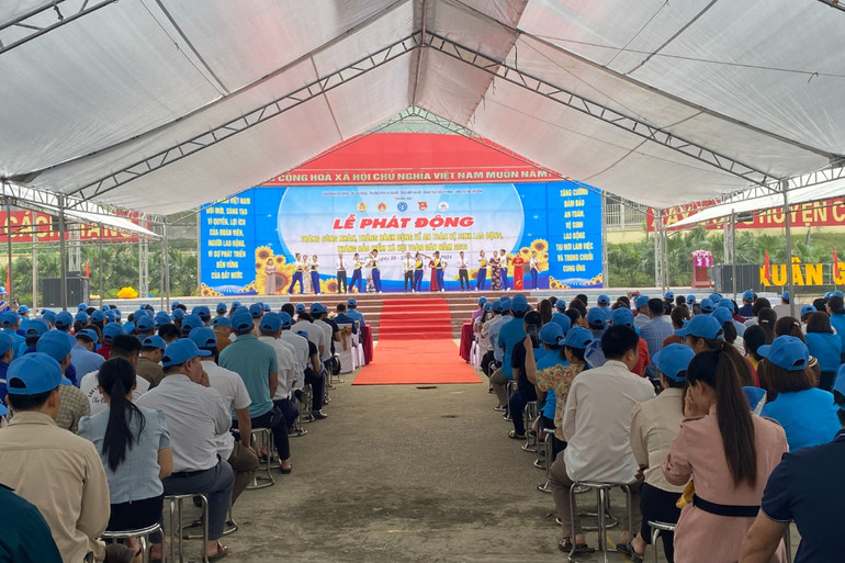 Quang cảnh Lễ phát động. toan anh.jpg