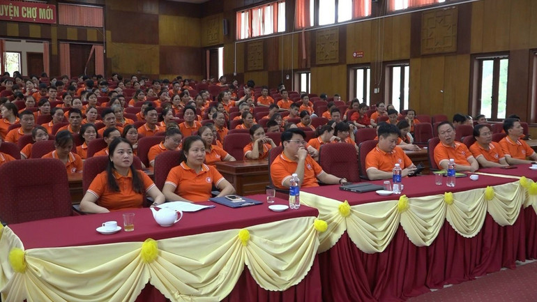 Hội LHPN huyện Chợ Mới tổ chức chiến dịch truyền thông về bình đẳng giới. cho mmoi.jpg