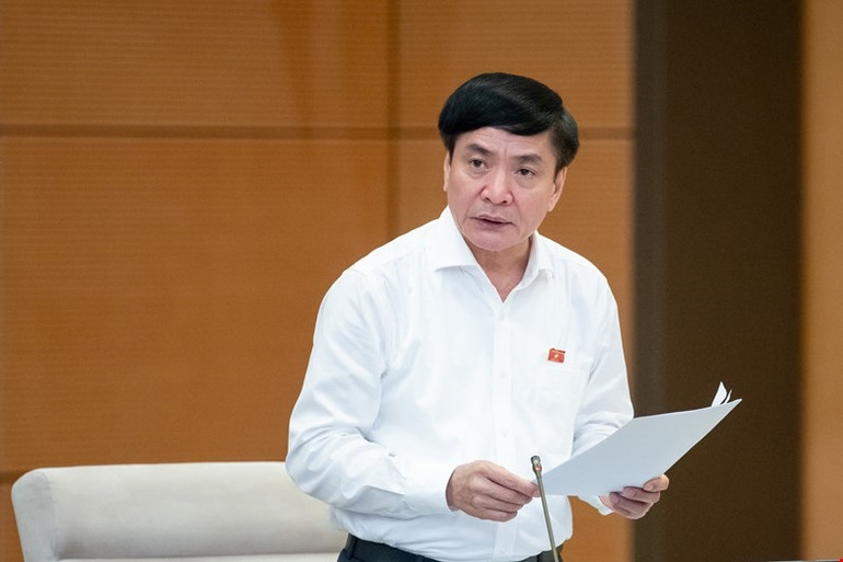 Tổng Thư ký Quốc hội Bùi Văn Cường báo cáo về việc chuẩn bị Kỳ họp thứ 7 (Ảnh: QH) Tổng Thư ký Quốc hội Bùi Văn Cường báo cáo về việc chuẩn bị Kỳ họp thứ 7 (Ảnh: QH)