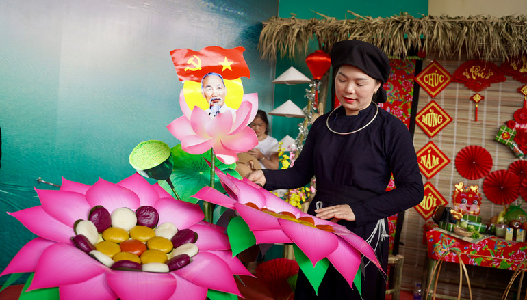 Các đội có nhiều ý tưởng sáng tạo trong cách trang trí, trình bày rất đẹp và ấn tượng. Các đội có nhiều ý tưởng sáng tạo trong cách trang trí, trình bày rất đẹp và ấn tượng.