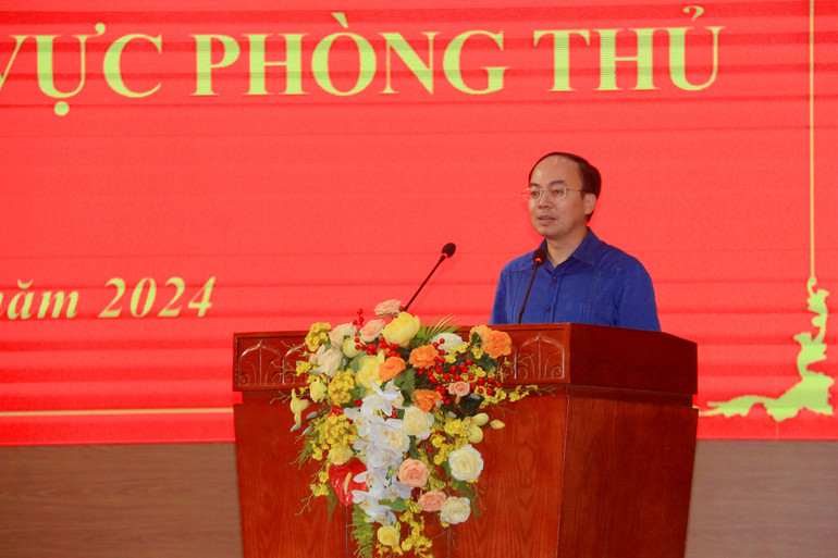 Đồng chí Nguyễn Đăng Bình, Phó Bí thư Tỉnh ủy, Chủ tịch UBND tỉnh, Trưởng ban Chỉ đạo Khu vực phòng thủ tỉnh kết luận Hội nghị. IMG_0343.JPG