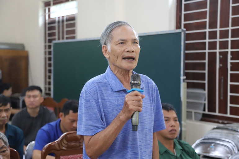 Cử tri nêu ý kiến. IMG_7586.JPG