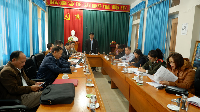 Các thành viên Ban Tổ chức Hội chợ rà soát lại các nhiệm vụ được phân công để hoàn thiện trước ngày diễn ra sự kiện. Các thành viên Ban Tổ chức Hội chợ rà soát lại các nhiệm vụ được phân công để hoàn thiện trước ngày diễn ra sự kiện.