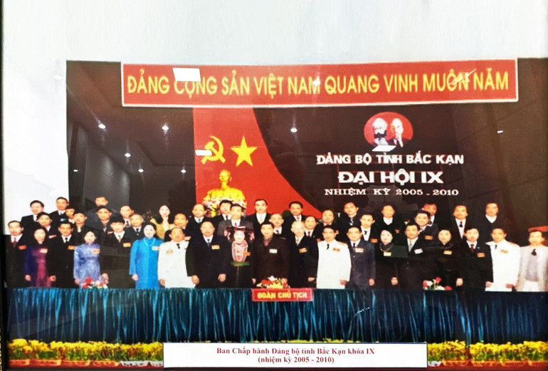 Ban Chấp hành Đảng bộ tỉnh khóa IX, nhiệm kỳ 2005-2010. ix.jpg