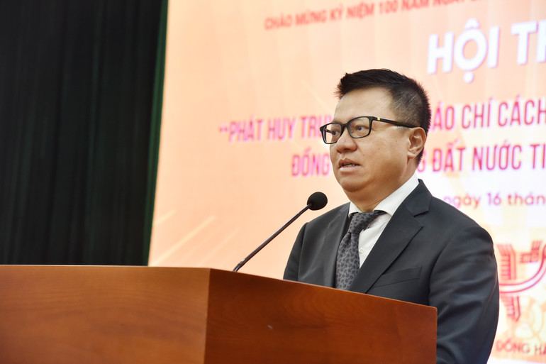 Đồng chí Lê Quốc Minh, Ủy viên BCH Trung ương Đảng, Phó Trưởng Ban Tuyên giáo và Dân vận Trung ương, Tổng Biên tập Báo Nhân Dân, Chủ tịch Hội Nhà báo Việt Nam phát biểu tại Hội thảo. nik-9968.jpg