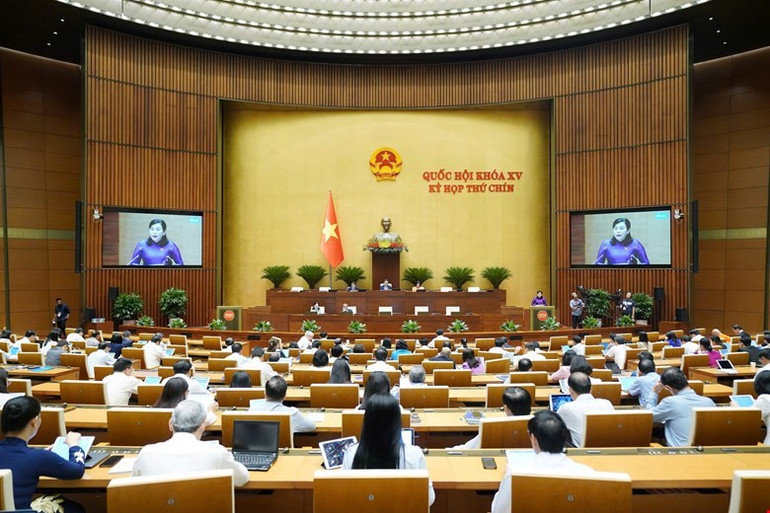 Quốc hội nghe Tờ trình dự án Luật sửa đổi, bổ sung một số điều của Luật Bầu cử đại biểu Quốc hội và đại biểu HĐND. 125-4387.jpg