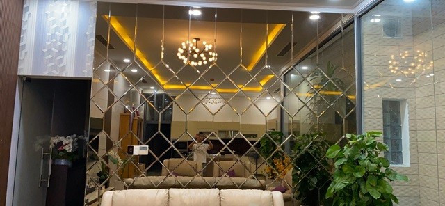 Thành Phát mang đến giải pháp thi công kính thủy trọn gói với giá cả phải chăng Thành Phát mang đến giải pháp thi công kính thủy trọn gói với giá cả phải chăng