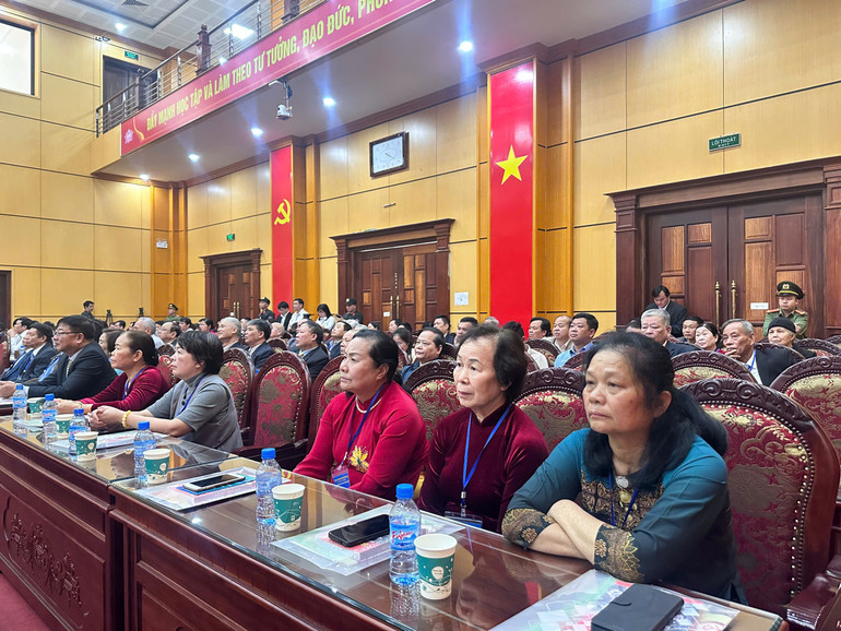 Đại biểu dự buổi lễ. nx2.jpg