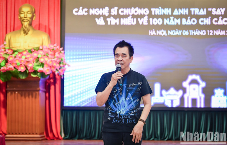 Ông Đinh Bá Thành, Chủ tịch, Tổng Giám đốc DatVietVAC cảm ơn Báo Nhân Dân đã hỗ trợ các nghệ sĩ chương trình “Anh trai say hi” trong hành trình về nguồn đầy ý nghĩa tại Thủ đô Hà Nội. Ông Đinh Bá Thành, Chủ tịch, Tổng Giám đốc DatVietVAC cảm ơn Báo Nhân Dân đã hỗ trợ các nghệ sĩ chương trình “Anh trai say hi” trong hành trình về nguồn đầy ý nghĩa tại Thủ đô Hà Nội.