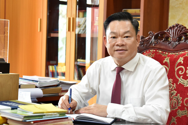 Comrade Hoang Duy Chinh, Member of the Party Central Committee, Secretary of the Provincial Party Committee, Head of the National Assembly Delegation of Bac Kan province. hdc.jpg