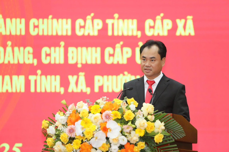 Bí thư Tỉnh ủy Trịnh Việt Hùng phát biểu nhận nhiệm vụ. 22.jpg