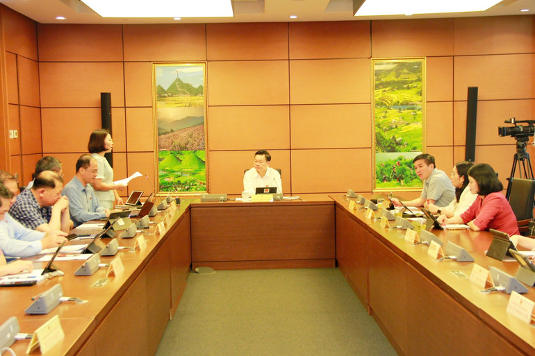 Quang cảnh thảo luận tại Tổ img-7582.jpg