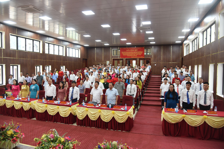 Đại biểu dự buổi Lễ tại điểm cầu xã Chợ Mới. dsc-0299.jpg