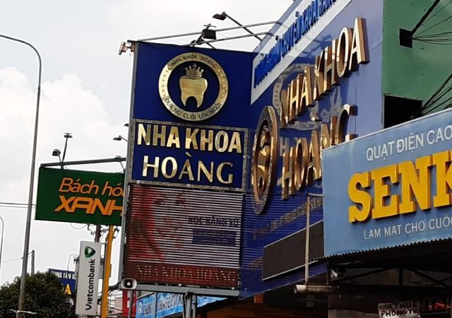 Biên Hòa sôi động và màu sắc trước đa dạng các loại biển hiệu quảng cáo Biên Hòa sôi động và màu sắc trước đa dạng các loại biển hiệu quảng cáo