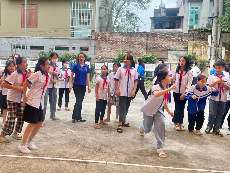 Hãy để các em cảm thấy mỗi ngày đến trường là một ngày vui. 22-img-0805.jpg