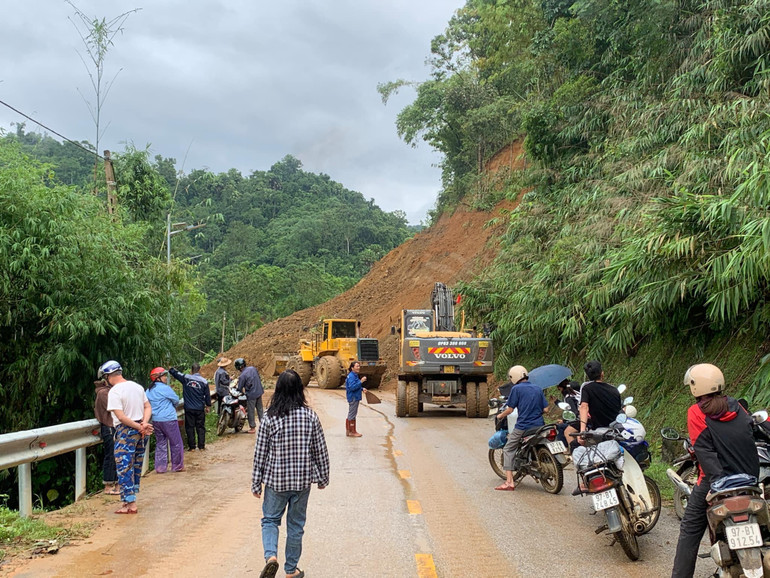 Các phương tiện cần lưu thông theo hướng này cần điều chỉnh lại lộ trình và thời gian phù hợp. IMG_20240910_090249.jpg