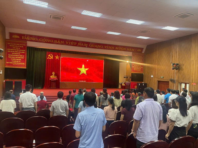 Đại biểu điểm cầu xã Ngân Sơn. z6755556522359-7e3923830a6162fbabf0ac9b2d4f6bc3.jpg