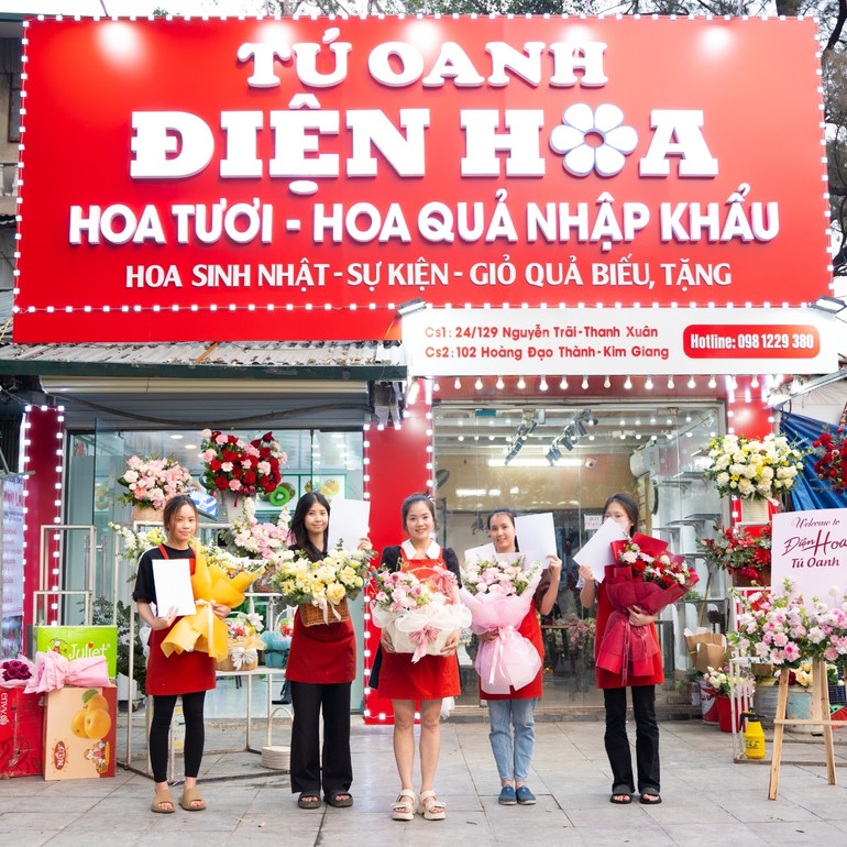 Khóa học của Điện hoa Tú Oanh cung cấp kiến thức chuyên môn và kỹ năng kinh doanh tổng thể giúp học viên tự tin mở shop sau tốt nghiệp Khóa học của Điện hoa Tú Oanh cung cấp kiến thức chuyên môn và kỹ năng kinh doanh tổng thể giúp học viên tự tin mở shop sau tốt nghiệp