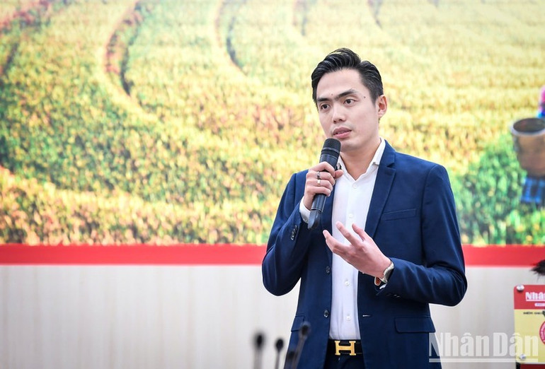 Ông Huy Nguyễn, Tổng Giám đốc Phygital Labs nói về dự án. Ông Huy Nguyễn, Tổng Giám đốc Phygital Labs nói về dự án.