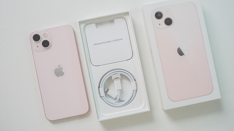 Điện thoại iPhone 13 sạc nhanh với công suất tối đa lên đến 20W Điện thoại iPhone 13 sạc nhanh với công suất tối đa lên đến 20W