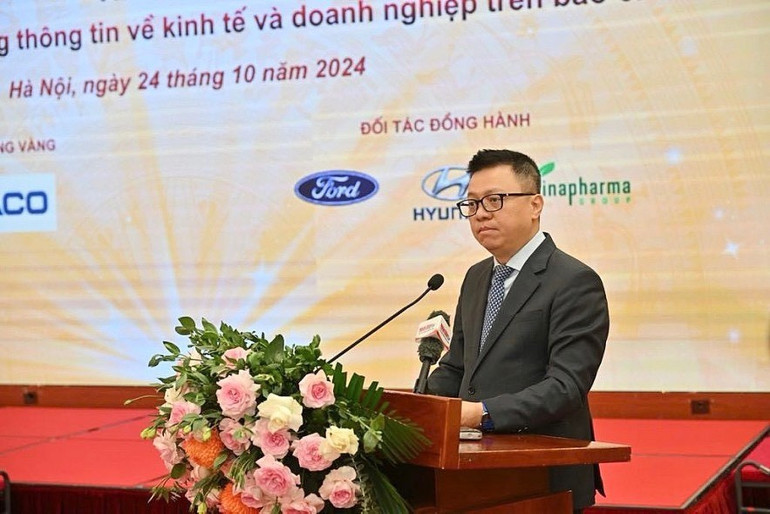 Đồng chí Lê Quốc Minh, Ủy viên Trung ương Đảng, Tổng Biên tập Báo Nhân Dân, Phó Trưởng ban Tuyên giáo Trung ương, Chủ tịch Hội Nhà báo Việt Nam phát biểu tại Diễn đàn. z5962409899572-008cc2c41df63f60f5c4f0c2e8f85011-1291-2409.jpg