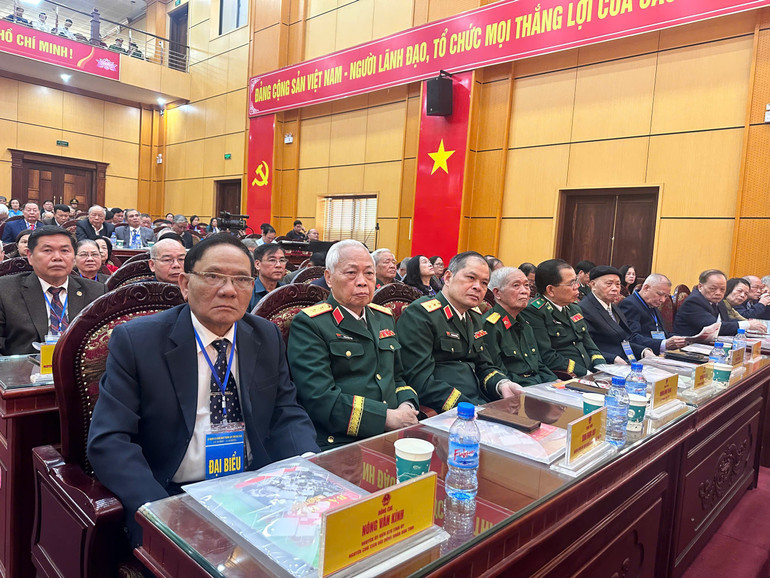 Đại biểu dự buổi lễ. db1.jpg