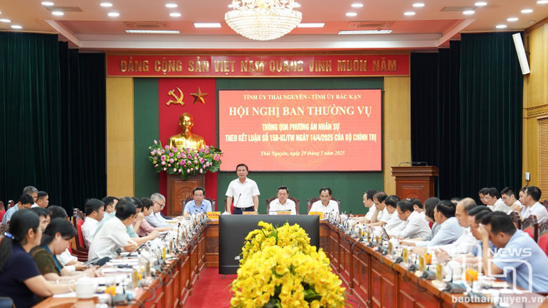 Сцена конференции. Quang cảnh Hội nghị.