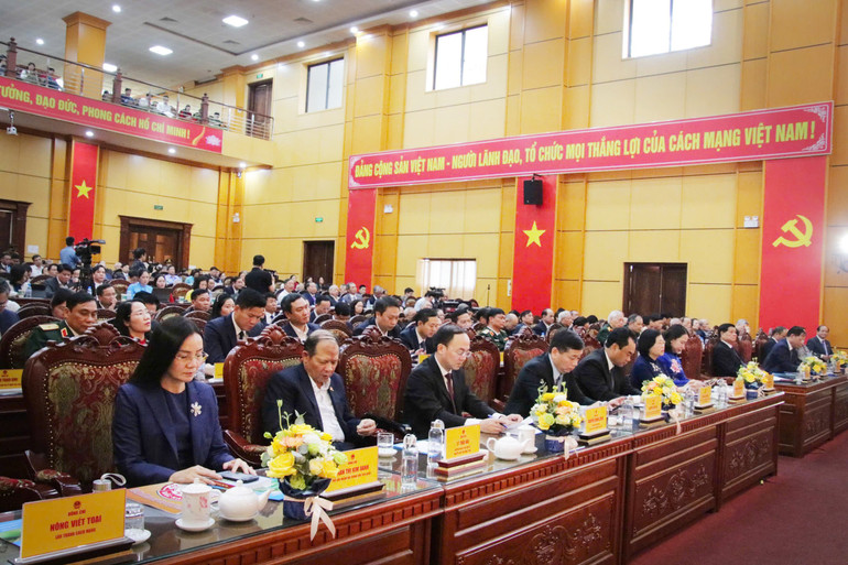 Đại biểu dự buổi lễ. db3.jpg