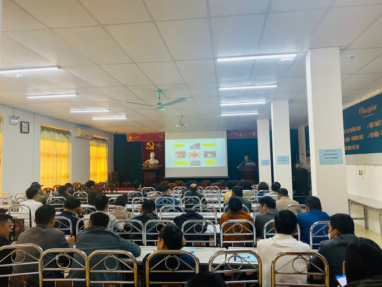 Quang cảnh lớp tập huấn. z6471510640401-da650088004e287d42f164eb7eed014f.jpg