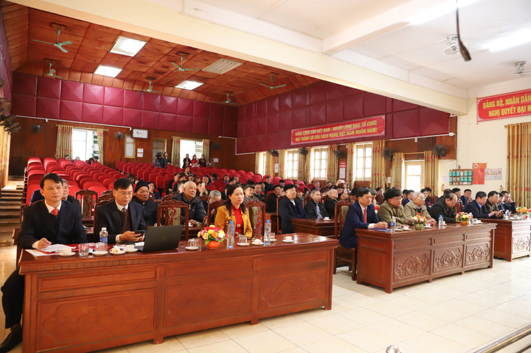 Các đại biểu dự buổi gặp mặt. img-6478.jpg