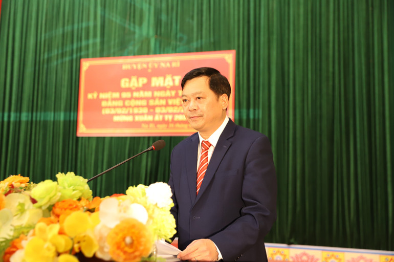 Đồng chí Nông Văn Nguyên, Bí thư Huyện ủy Na Rì ôn lại truyền thống vẻ vang 95 năm Ngày thành lập Đảng Cộng sản Việt Nam. img-6527.jpg