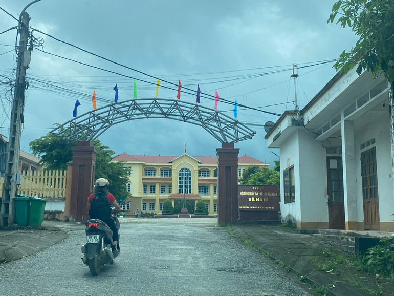 Trụ sở HĐND - UBND xã Na Rì. z6756713798188-7d3511d0fb008575154ad3260908b8ea.jpg