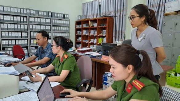 Chuyển đổi số giúp huyện Na Rì thực hiện tốt công tác CCHC và mang lại lợi ích cho người dân. cchc1-585x329-2630.jpg