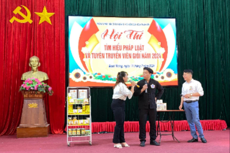 Phần thi tiểu phẩm tuyên truyền pháp luật tại Hội thi “Tìm hiểu pháp luật và tuyên truyền viên giỏi” huyện Bạch Thông. z5624979684872_490e165d18cc56bbbf330987fc4e1640.jpg