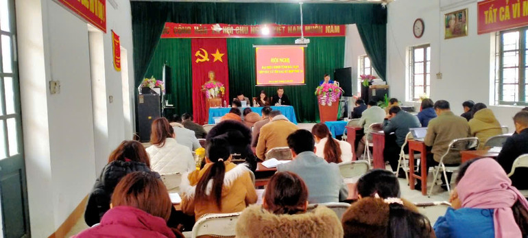 Quang cảnh buổi tiếp xúc. z6161039770098-bad9a36f8175c3cd39b71cb97b867664.jpg