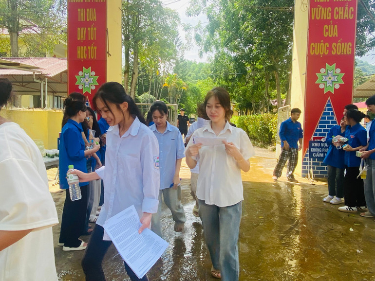 Thí sinh hoàn thành môn thi đầu tiên. 7d925614-f823-401d-9028-dfabac975771.jpg