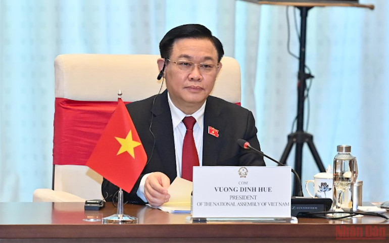 Chủ tịch Quốc hội Vương Đình Huệ đón, hội đàm với Chủ tịch Quốc hội Lào Saysomphone Phomvihane -0