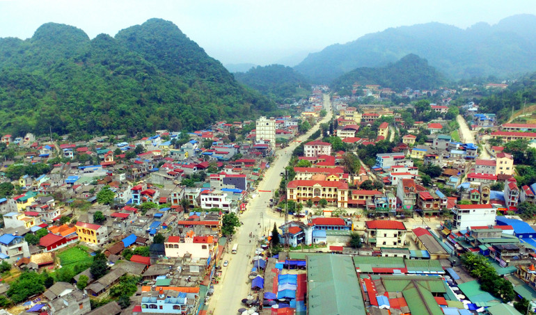 Trung tâm thị trấn Bằng Lũng.