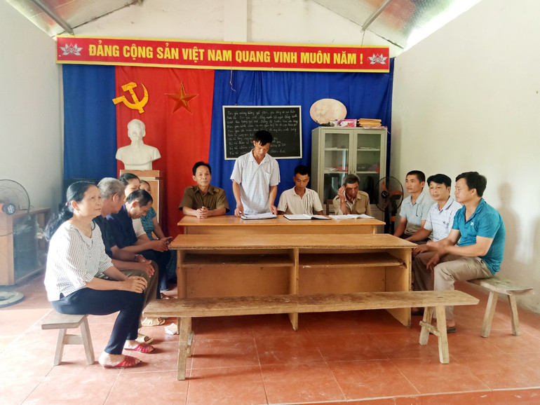 Một buổi sinh hoạt chi bộ tại thôn Nà Chè, xã Cường Lợi, huyện Na Rì