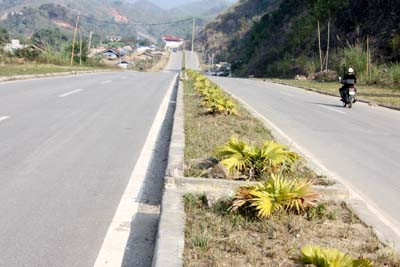 Cơ sở vật chất, đường giao thông được đầu tư mở rộng.