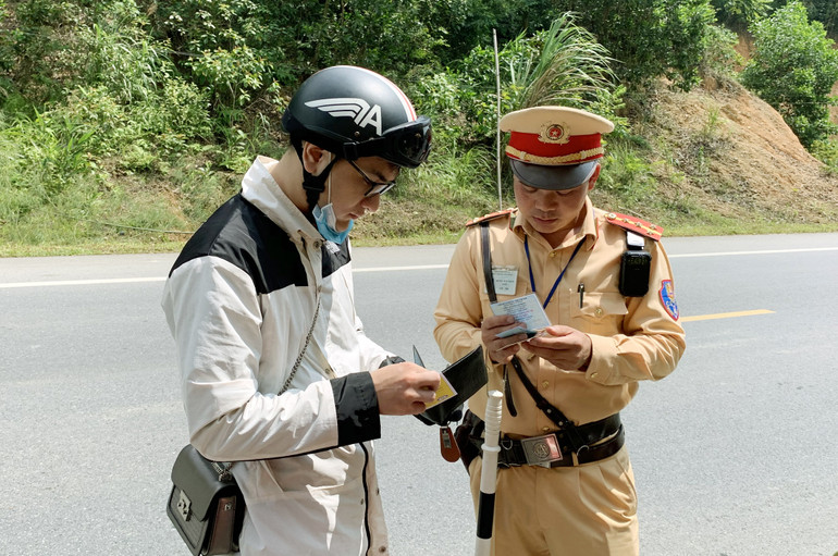 Lực lượng Cảnh sát giao thông tăng cường tuần tra kiểm soát, đảm bảo TTATGT trên các tuyến đường của tỉnh.