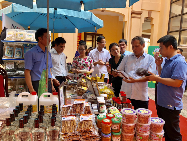 Tỉnh Bắc Kạn đẩy mạnh xúc tiến thương mại sản phẩm OCOP. Tỉnh Bắc Kạn đẩy mạnh xúc tiến thương mại sản phẩm OCOP.