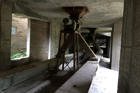 Dây chuyền sản xuất theo công nghệ lò đứng lạc hậu của Nhà máy xi măng Bắc Kạn là căn nguyên không nhỏ dẫn đến thua lỗ của dự á đầu tư