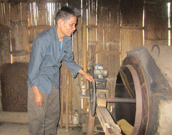 Ông Nguyễn Văn Quỳnh tích cực tham gia phát triển kinh tế hộ gia đình.