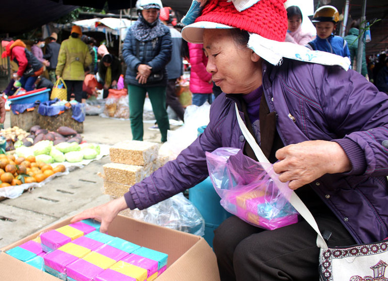 Bánh khảo, sản phẩm quen thuộc của đồng bào Tày