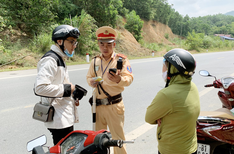 Lực lượng Cảnh sát giao thông, Công an tỉnh tăng cường công tác TTKS nhằm đảm bảo TTATGT.